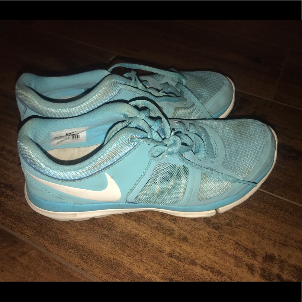 Nike Tennis Shoes